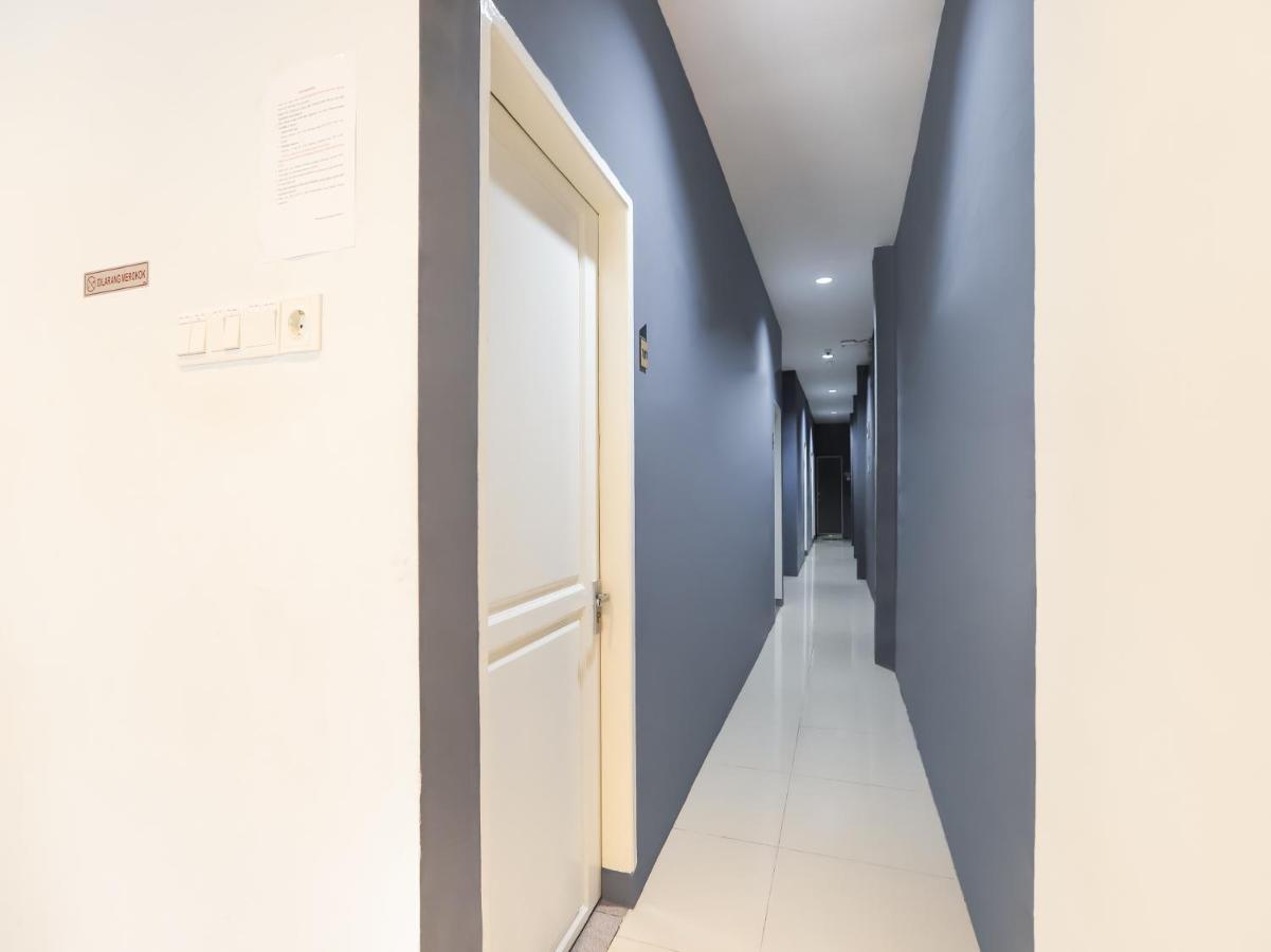 Oyo 3492 Mandala Residence Medan Exterior photo
